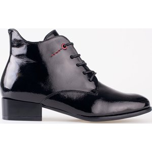 Černé lakované šněrovací kotníkové boty 22-12073B/PAT Velikost: 40