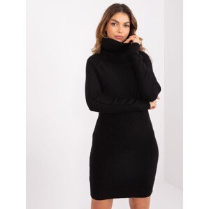 Černé svetrové šaty s rolákem PM-SK-PM-3802.37X-black Velikost: L/XL