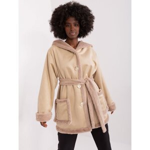 Béžový teplý kabát s kapucí LK-KR-509459.96P-beige Velikost: M/L